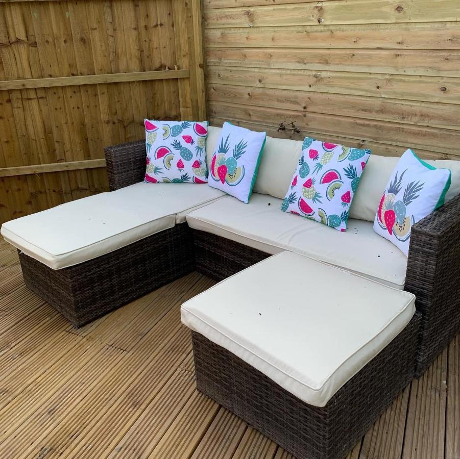 Bedrock Lodge Winterbourne Exterior foto